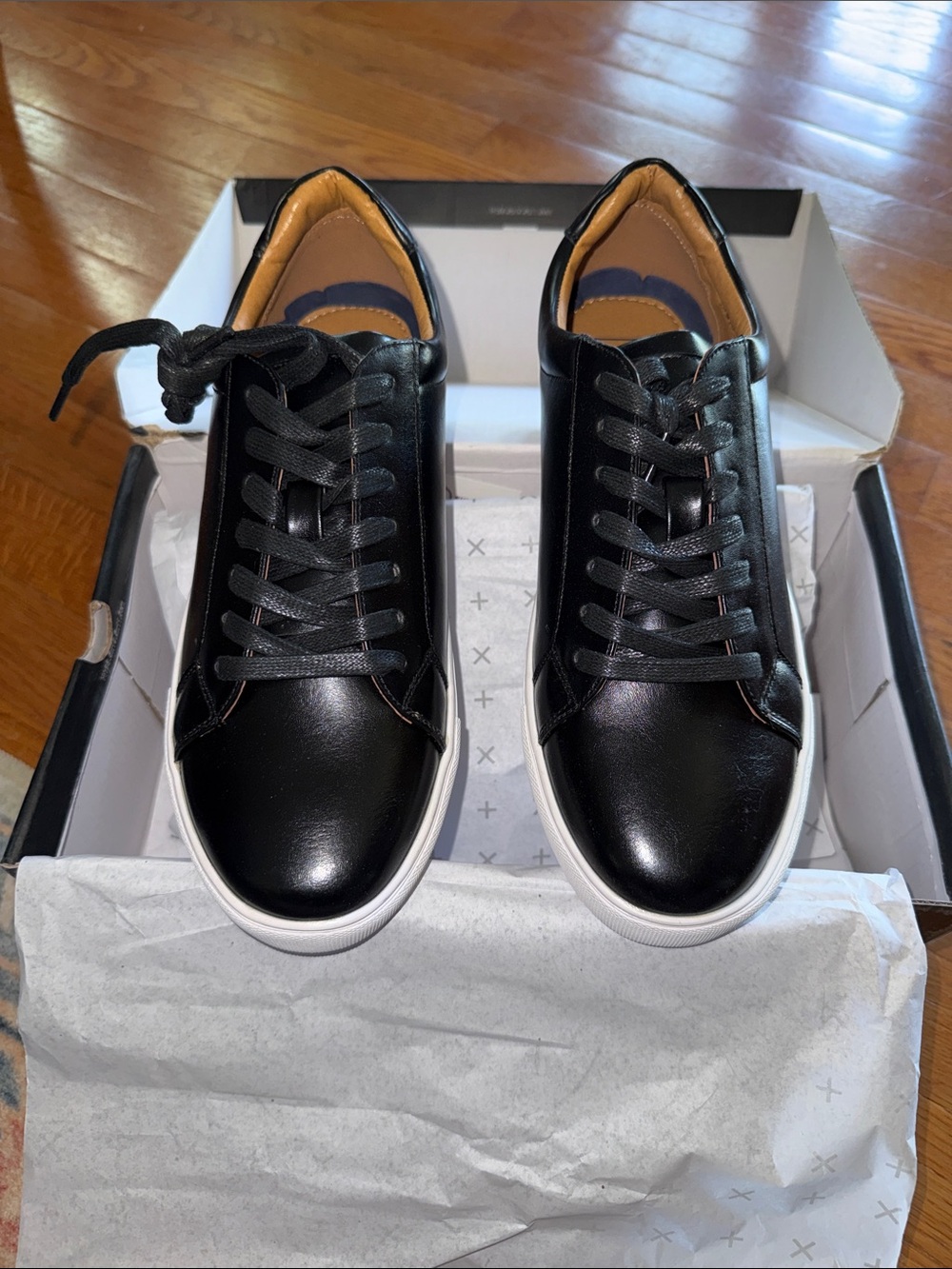 Men's Black Low-Top Leather Sneakers with White Sole - Picture 2 of 8